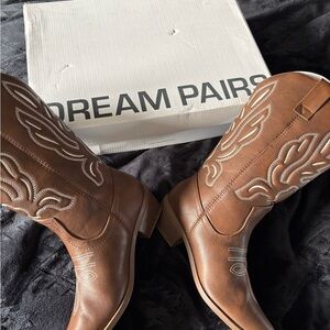 Dream Pairs brown Western Boots